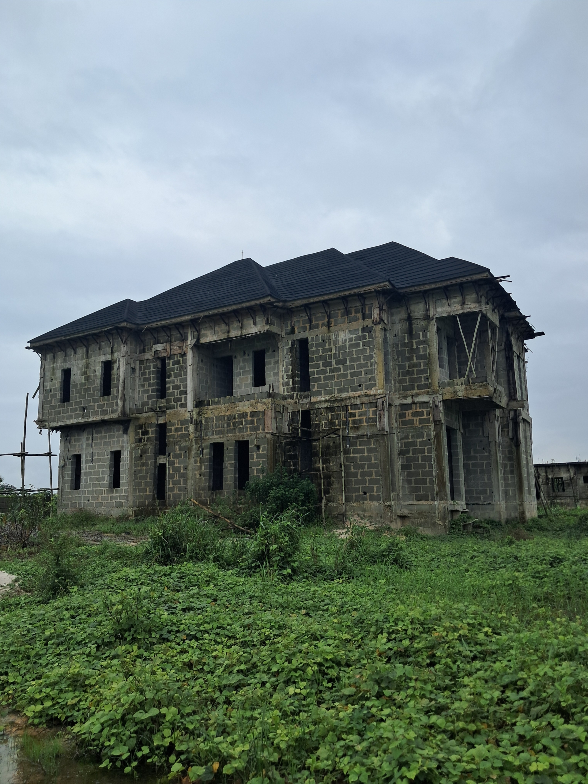 4 bedroom duplex at Army estate,Effurun