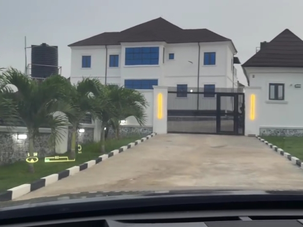 8 bedroom villa for sale at asokoro, abuja