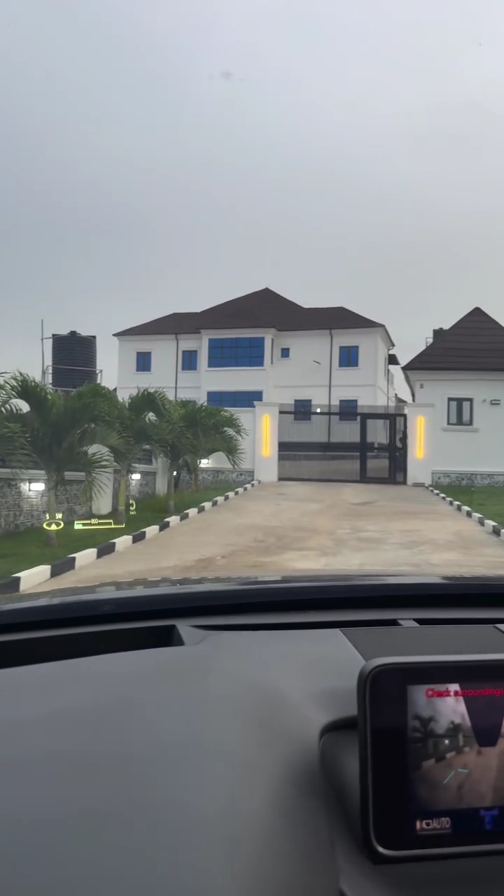 8 bedroom villa for sale at asokoro, abuja